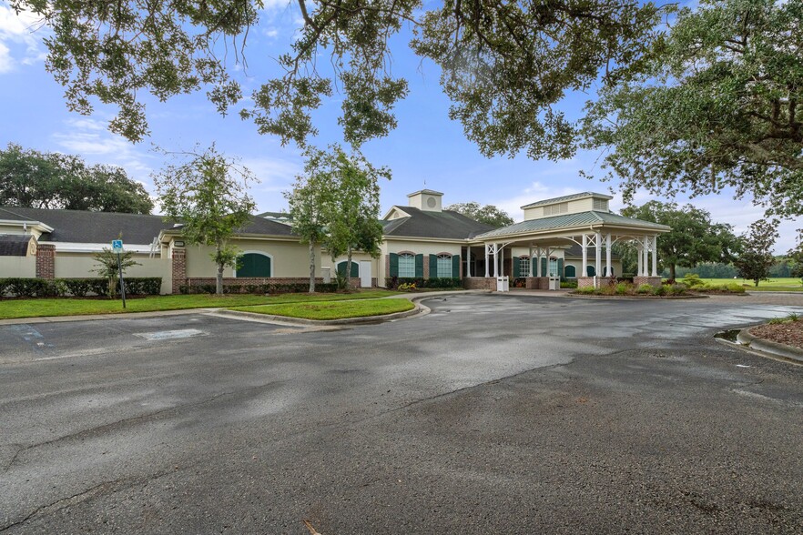 4550 Golf Club Ln, Spring Hill, FL for sale - Building Photo - Image 3 of 92