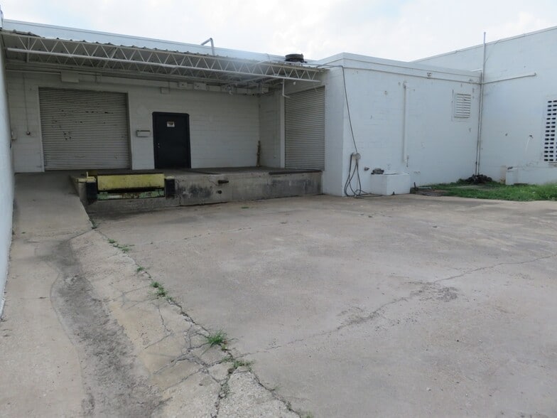 2930 W Pafford St, Fort Worth, TX for lease - Building Photo - Image 2 of 8