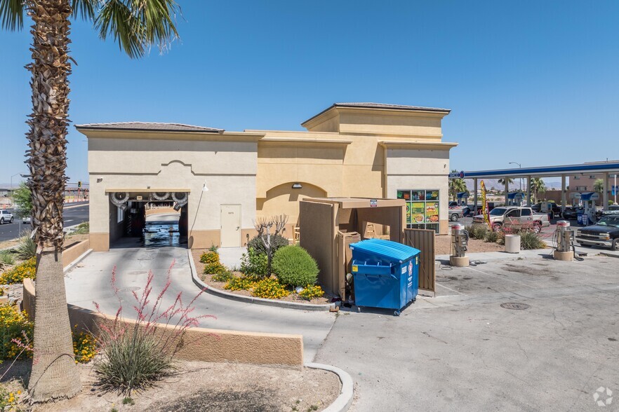 Vegas Gas Station portfolio of 4 properties for sale on LoopNet.com - Building Photo - Image 2 of 4