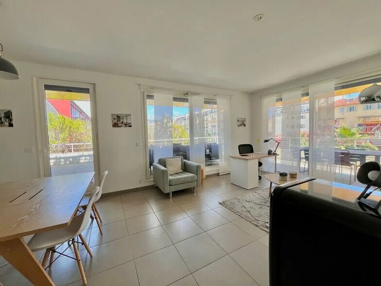 Office in Nice for lease - Building Photo - Image 2 of 8