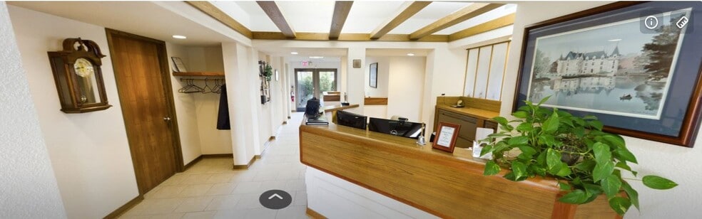 2210 Dean St, St Charles, IL for sale - Interior Photo - Image 2 of 8