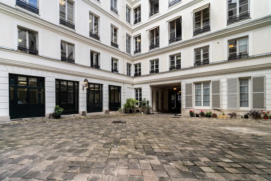 12 Rue De La Chaussee D'Antin, Paris for lease - Building Photo - Image 2 of 25