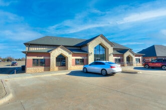 2836 N Kelly Ave, Edmond, OK for lease Building Photo- Image 2 of 32