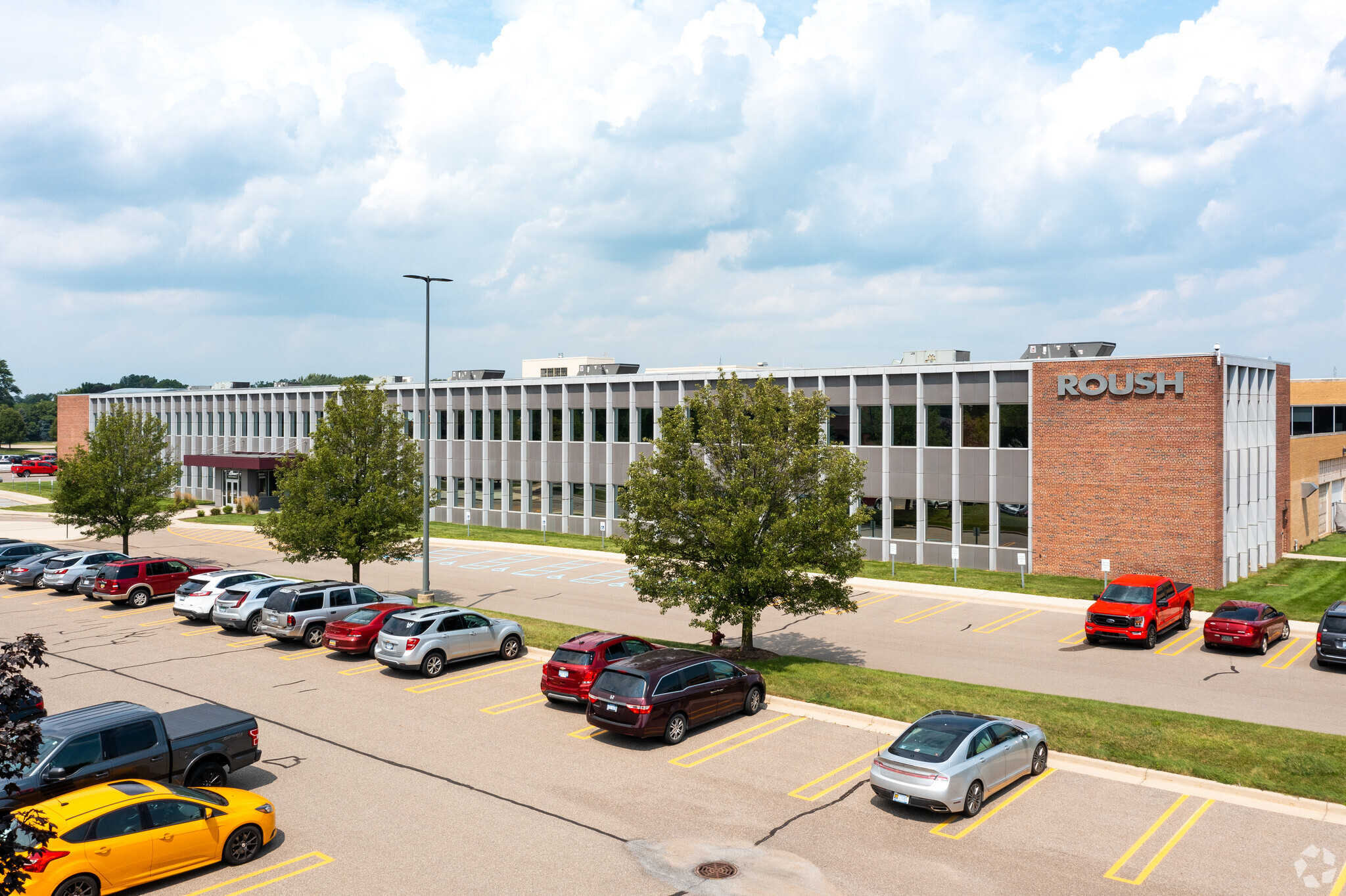 28100-28340 Plymouth Rd, Livonia, MI for sale Primary Photo- Image 1 of 1