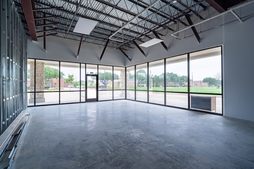 4899 Highway 6, Missouri City, TX for lease - Interior Photo - Image 1 of 28