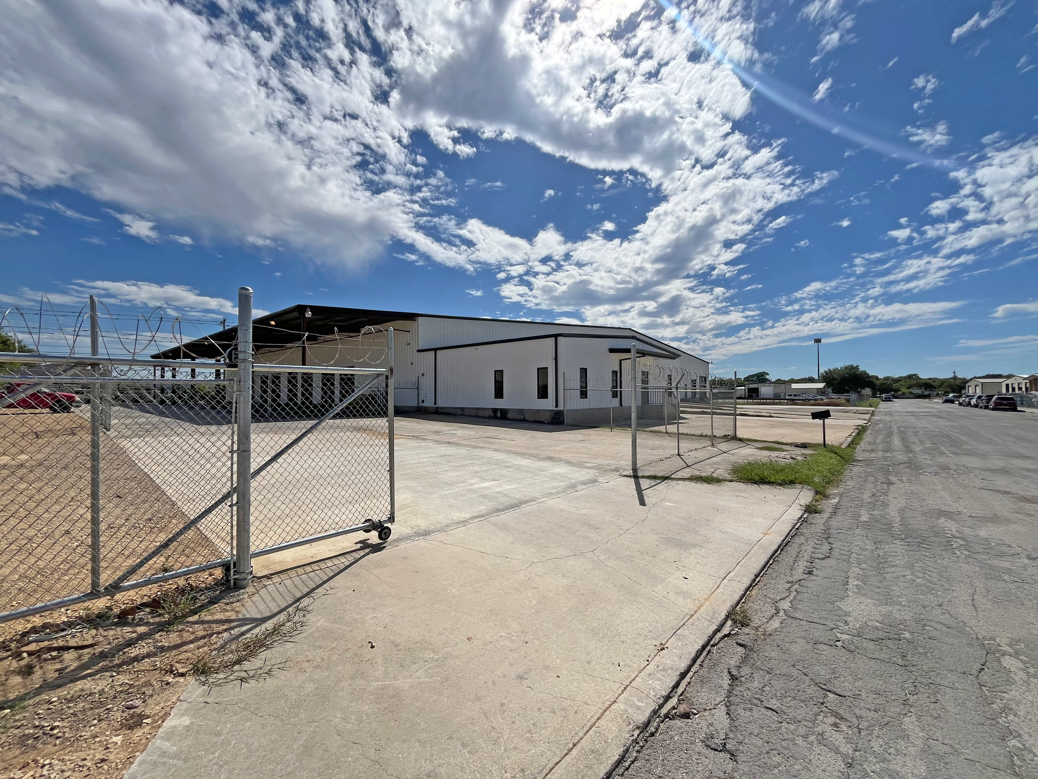 4726 Dodge St, San Antonio, TX for lease Building Photo- Image 1 of 7