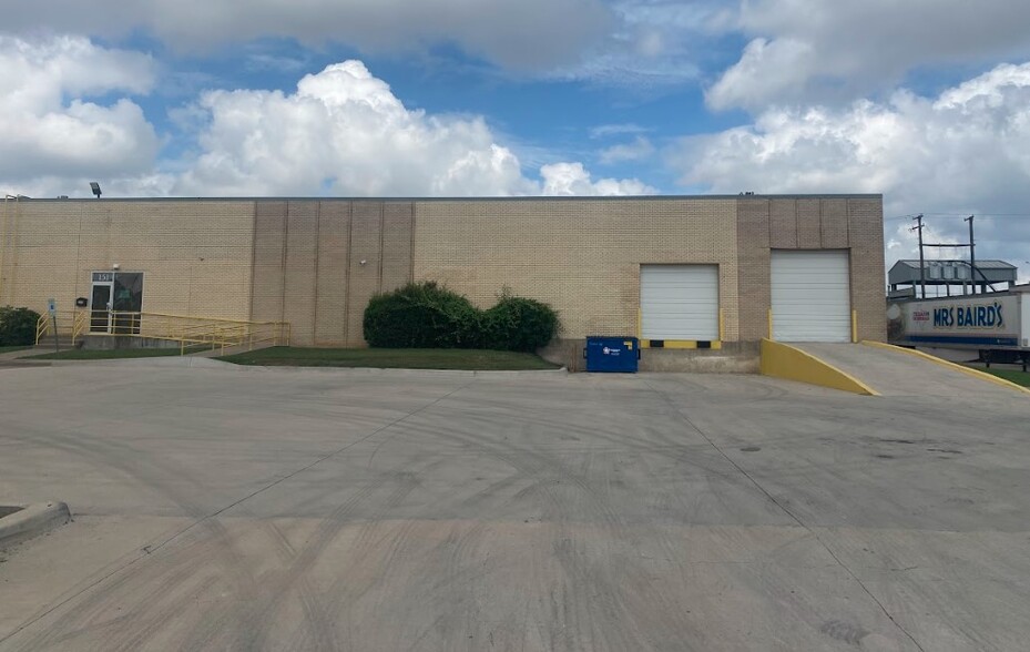 721 N Great Southwest Pky, Arlington, TX for lease - Building Photo - Image 3 of 12