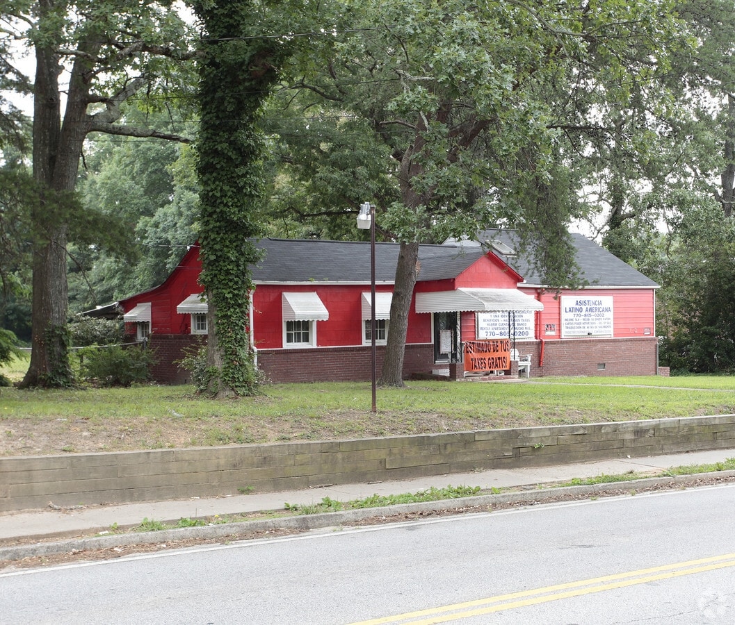 1951 SE Old Concord Rd, Smyrna, GA 30080