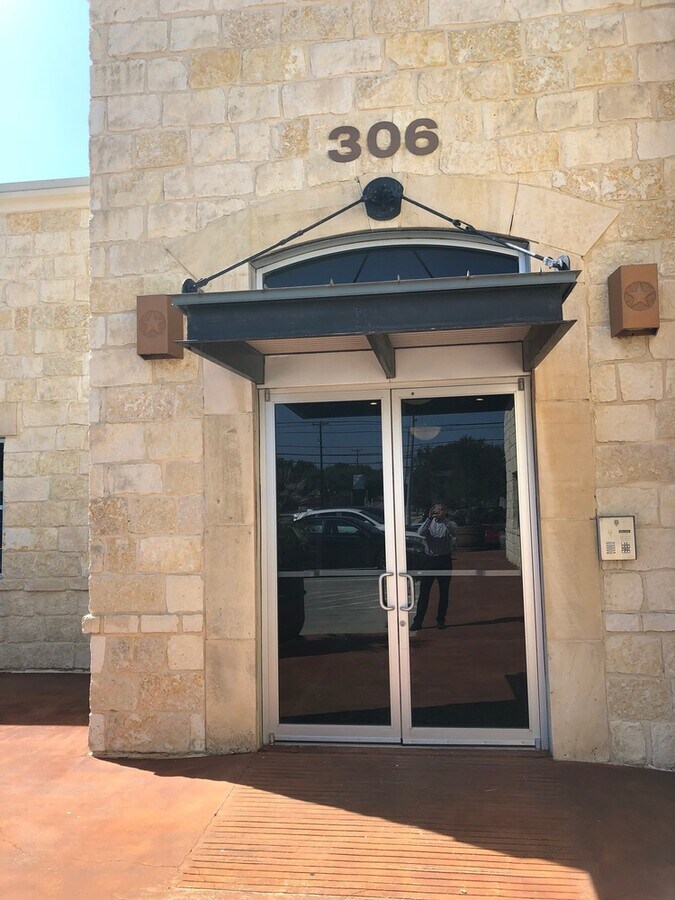 306 W Sunset Rd, San Antonio, TX 78209