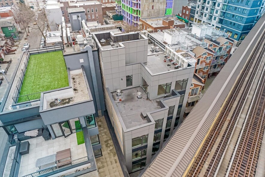 5216 Roosevelt Ave, Woodside, NY for sale - Building Photo - Image 3 of 11