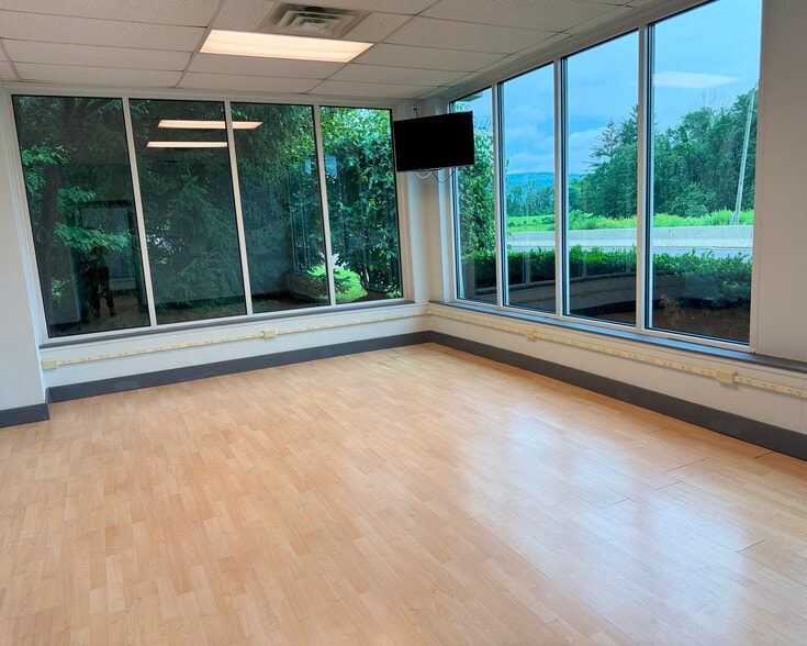 4666 PA 309, Center Valley, PA for sale - Interior Photo - Image 3 of 7