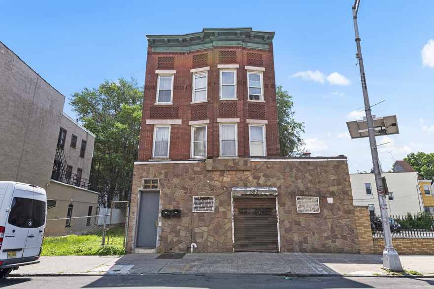 260 Martin Luther King Jr Dr, Jersey City, NJ for sale - Building Photo - Image 1 of 1