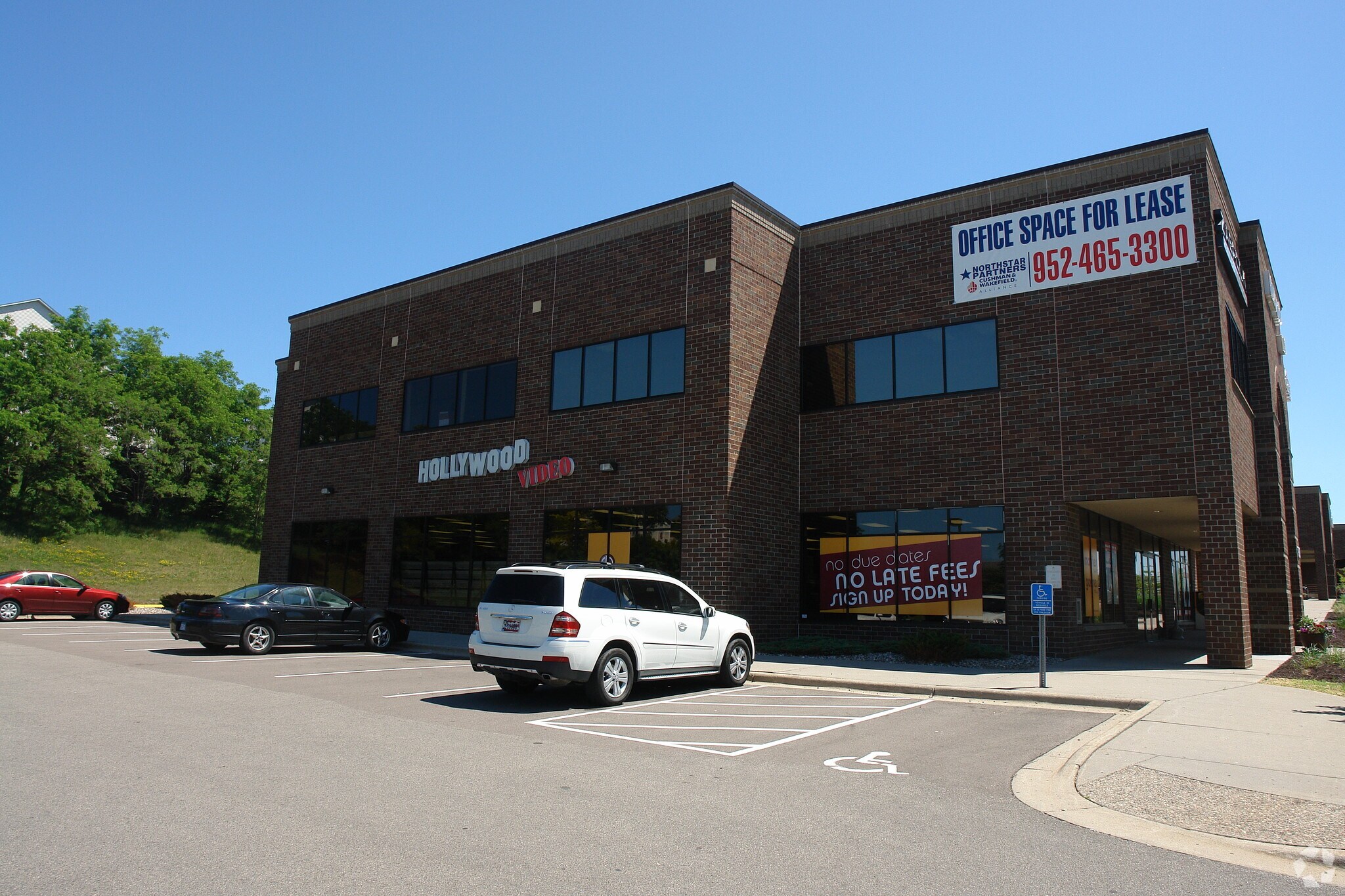 800860 W 78th St, Chanhassen, MN 55317 Chanhassen West Village