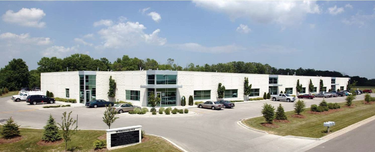 N59W13500 Manhardt Dr, Menomonee Falls, WI for lease Building Photo- Image 1 of 11