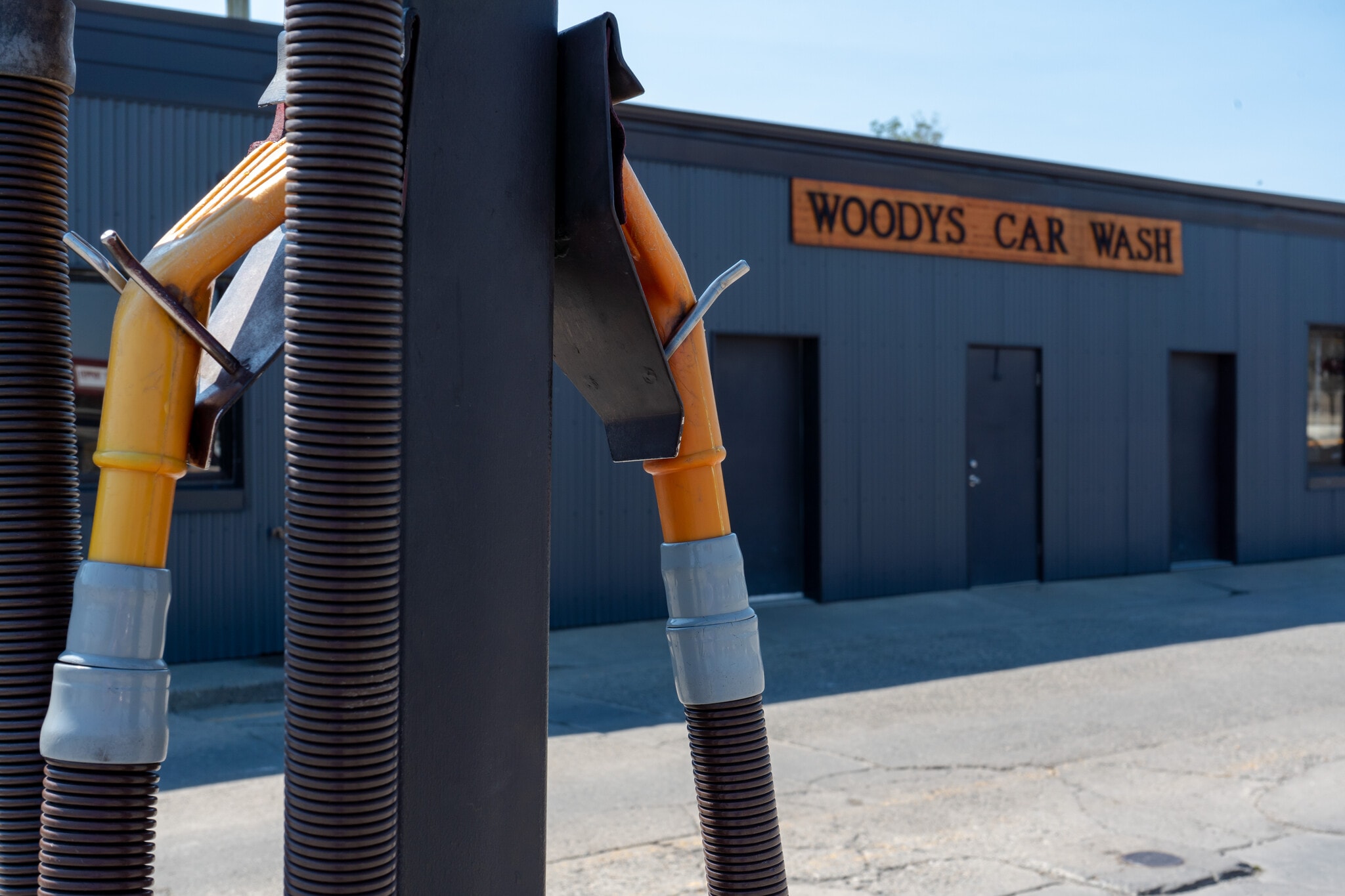 1201 Cedar St, Helena, MT 59601 Woody's Car Wash