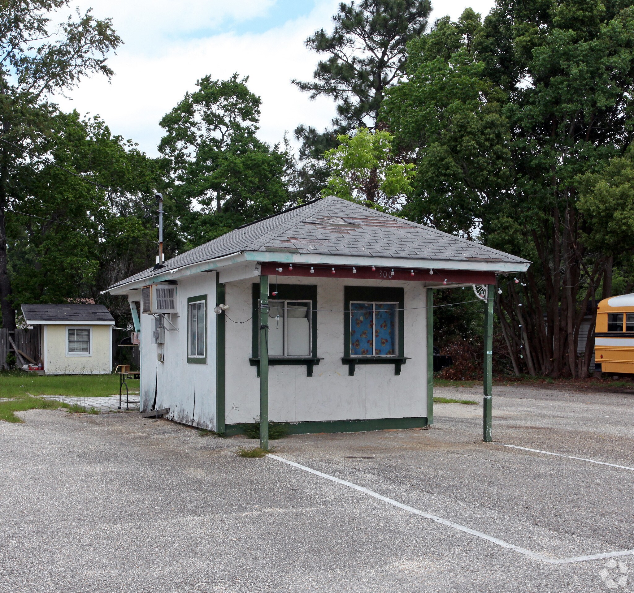 300 W Lee St, Chickasaw, AL for sale Primary Photo- Image 1 of 1