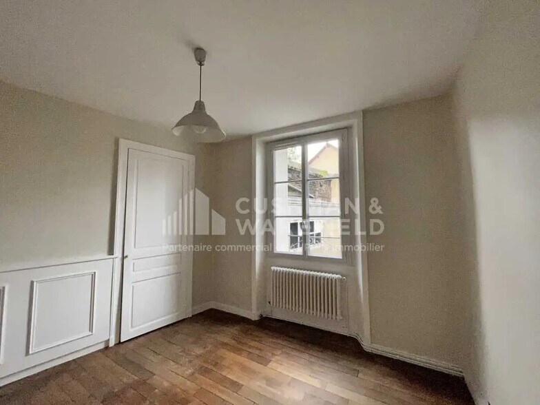 Office in Rennes for lease - Building Photo - Image 2 of 7