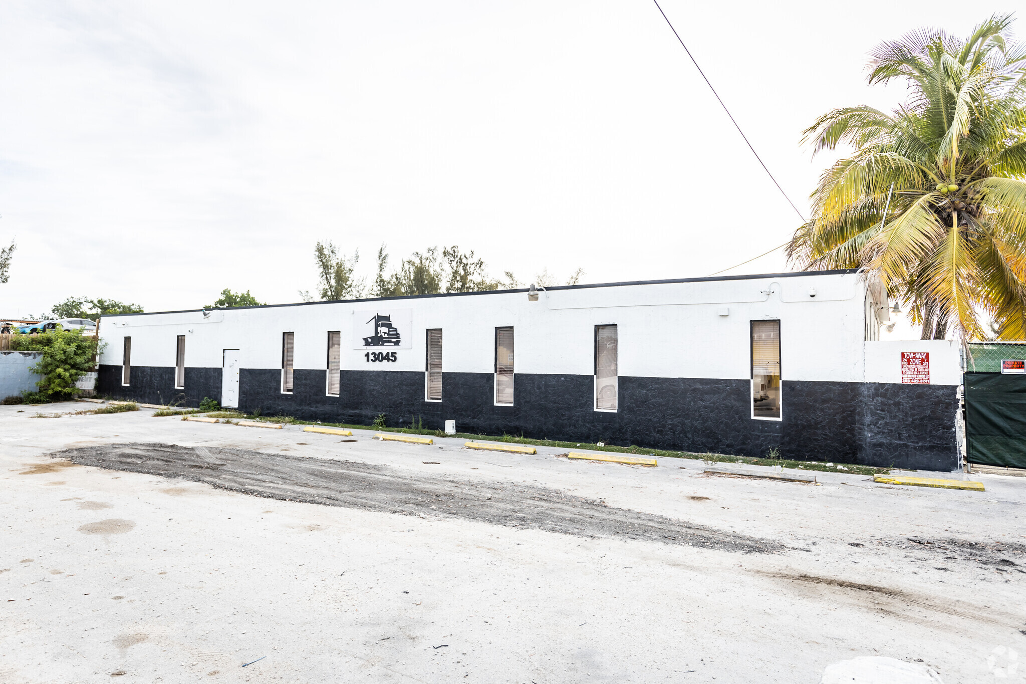 13045 Cairo Ln, Opa Locka, FL for lease Building Photo- Image 1 of 25