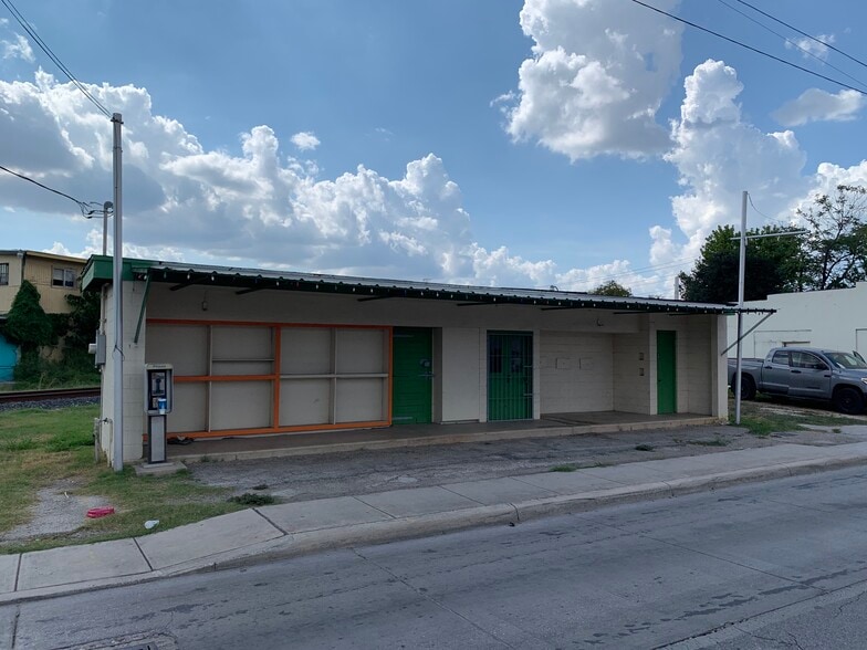 1115 Roosevelt Ave, San Antonio, TX for sale - Building Photo - Image 2 of 10