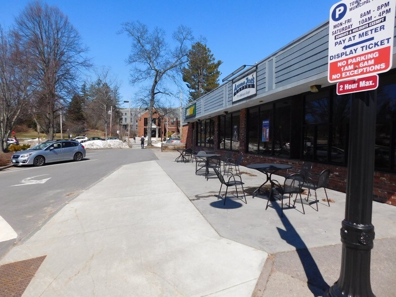 72 Main St, Durham, NH 03824