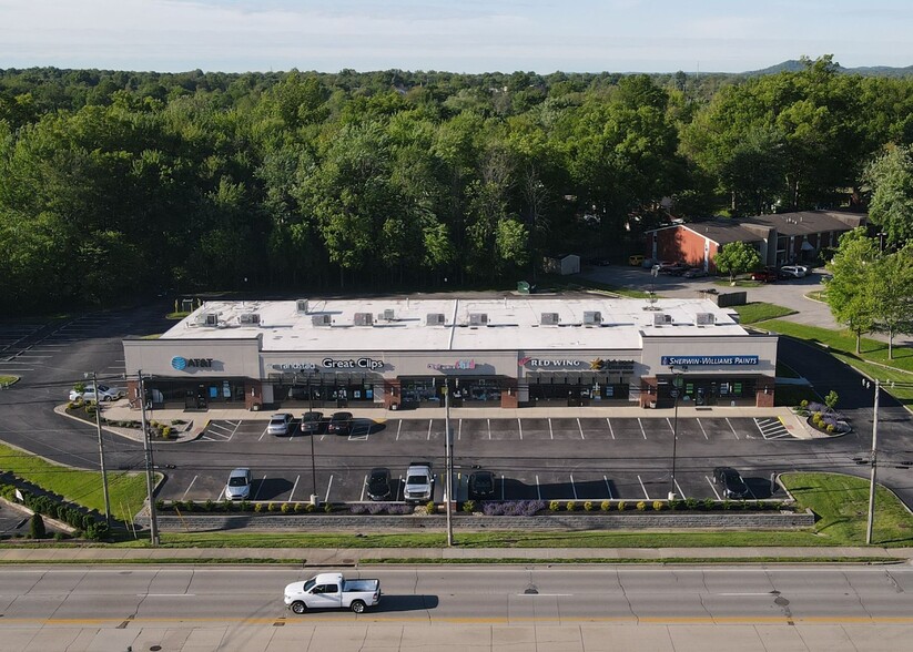 4410-4426 Outer Loop, Louisville, KY for lease - Building Photo - Image 2 of 8