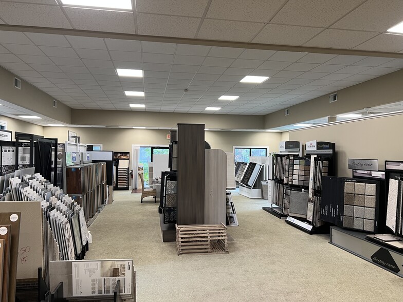 14 Palmetto Business Park Rd, Hilton Head Island, SC for sale - Building Photo - Image 3 of 22