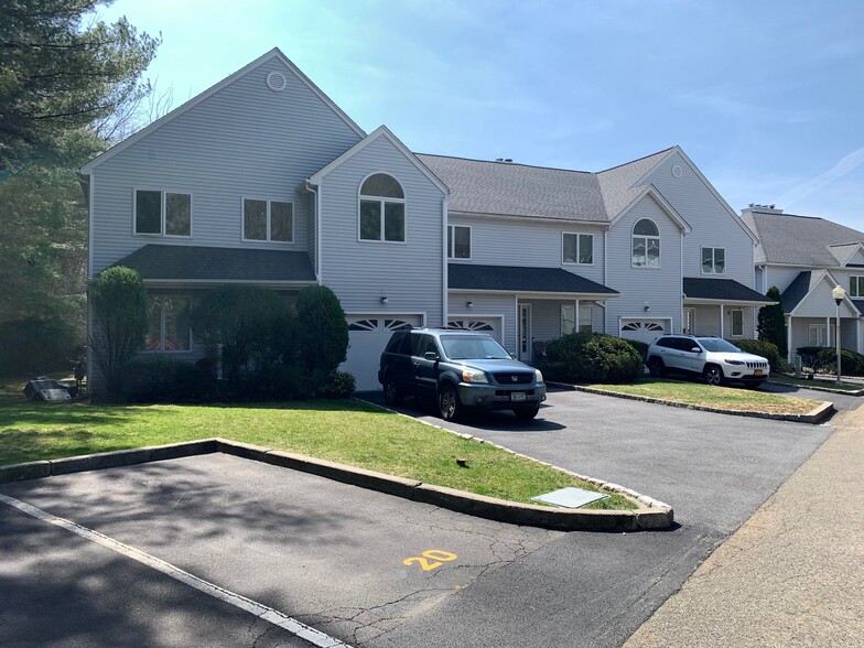 Thornwood Portfolio portfolio of 11 properties for sale on LoopNet.com - Building Photo - Image 3 of 11