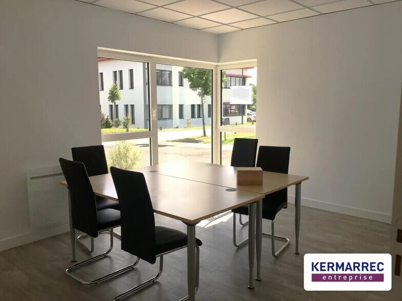 Office in Haute-Goulaine for lease - Building Photo - Image 1 of 2