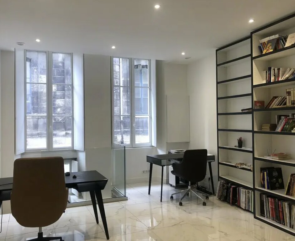 Retail in Bordeaux for sale Building Photo- Image 1 of 6