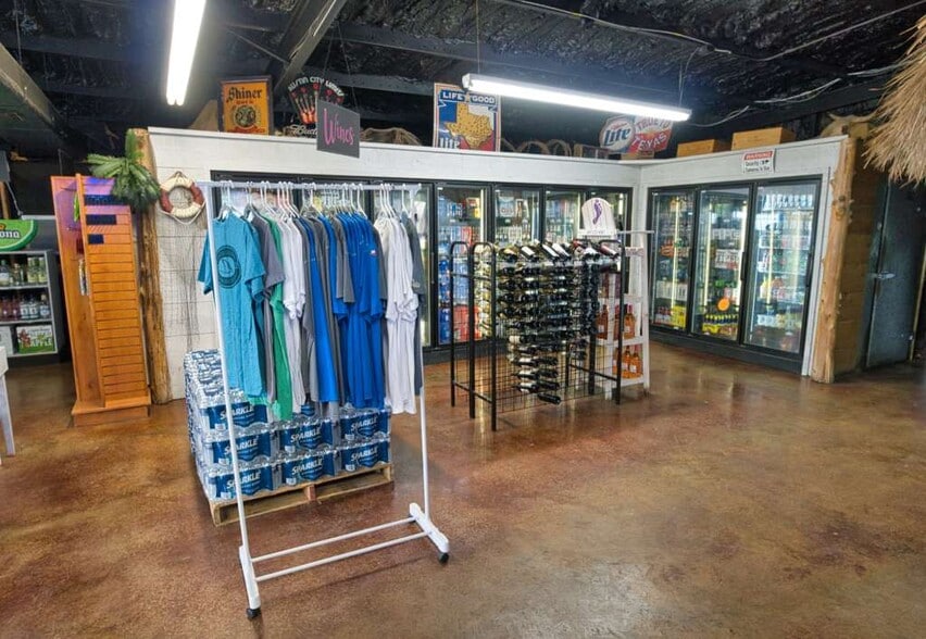 10 FM 2611 Hl, Sargent, TX for sale - Interior Photo - Image 3 of 12