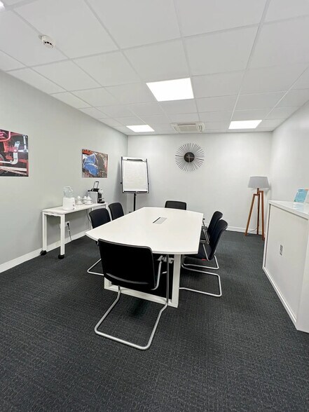 Office in Lille for lease - Interior Photo - Image 1 of 10