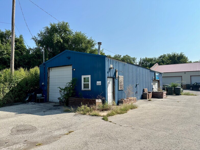 952 N 3rd St, Lawrence, KS for sale - Building Photo - Image 1 of 1