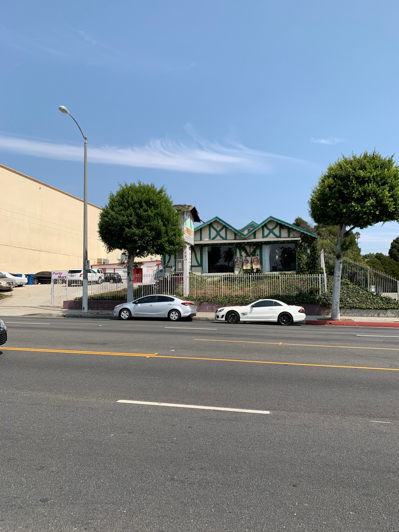 820 N La Brea Ave, Inglewood, CA 90302 Retail for Lease