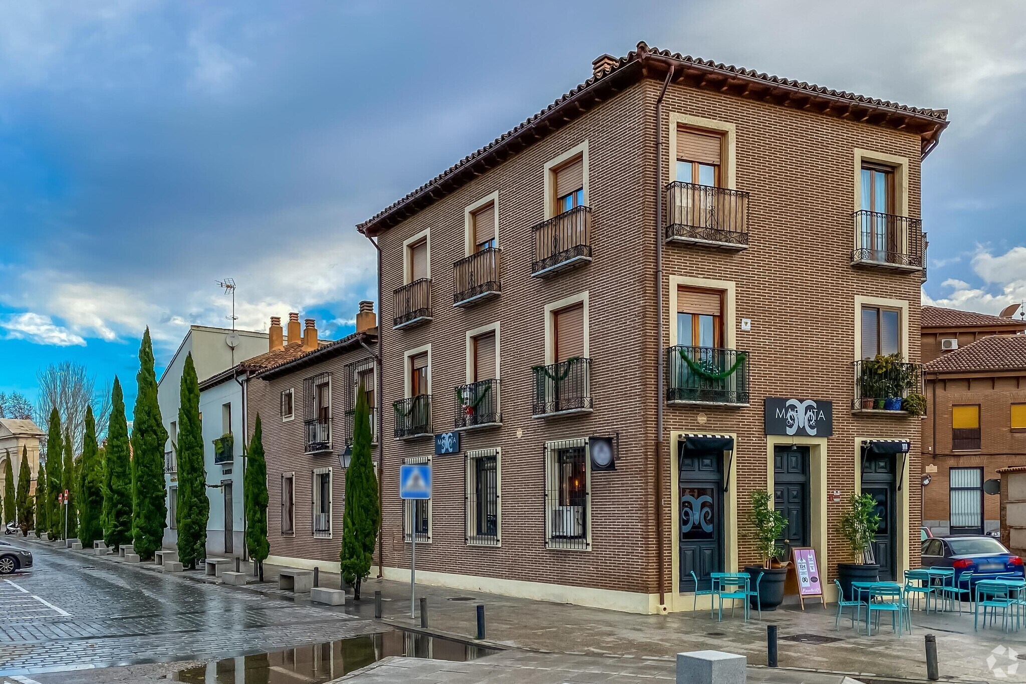 Multifamily in Alcalá de Henares, Madrid for sale Primary Photo- Image 1 of 4