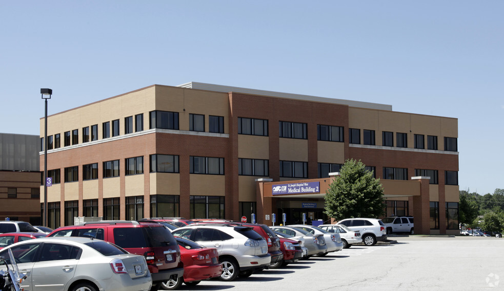 300 Medical Plz, Lake Saint Louis, MO for lease - Building Photo - Image 1 of 7