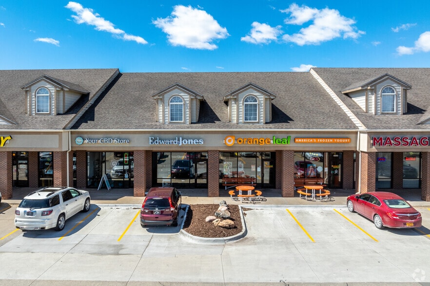 4632-4664 86th St, Urbandale, IA for lease - Building Photo - Image 2 of 7