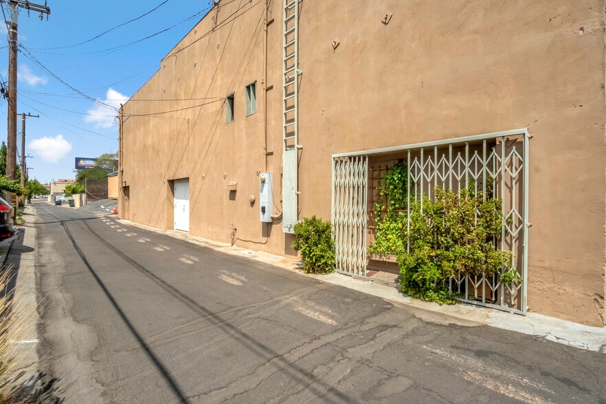 2912-2916 Foothill Blvd, Ln, La Crescenta, CA for sale - Building Photo - Image 3 of 11