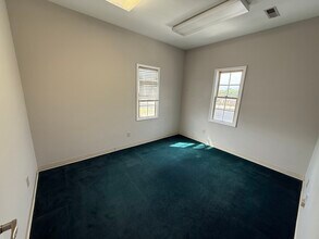 707 Westchester Dr, High Point, NC for lease Interior Photo- Image 2 of 5