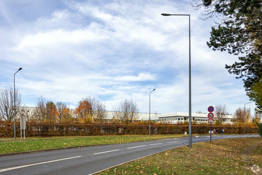 Office in Tremblay-en-France for lease - Primary Photo - Image 1 of 2