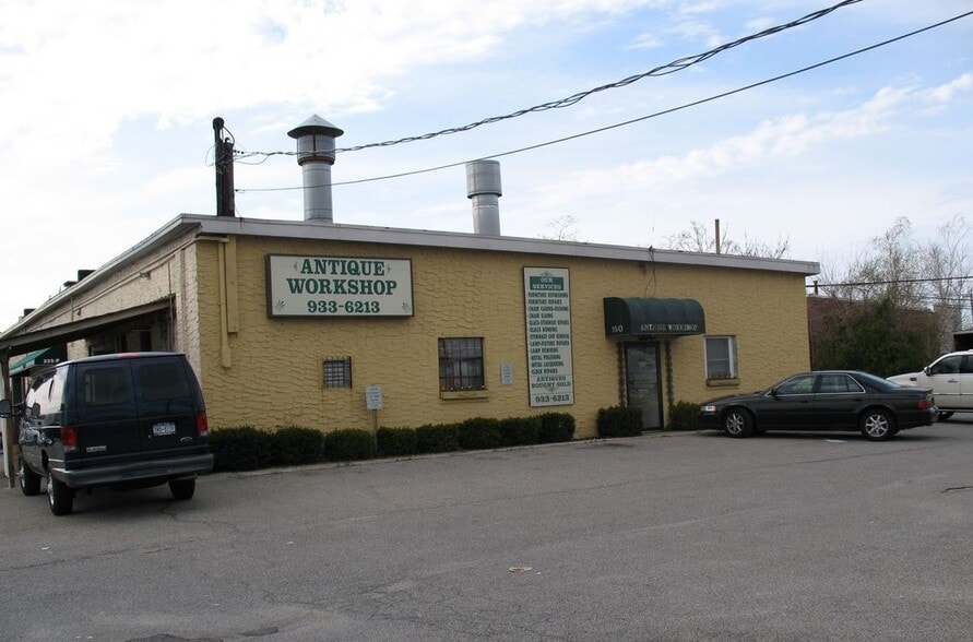 235 Robbins Ln, Syosset, NY for lease - Building Photo - Image 2 of 3