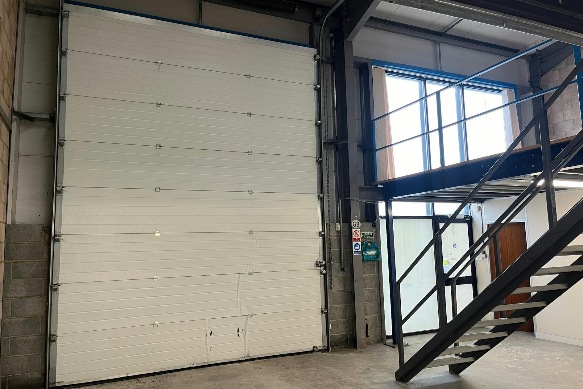 Redman Rd, Calne for lease Interior Photo- Image 1 of 3