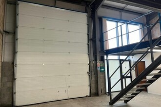 Redman Rd, Calne for lease Interior Photo- Image 1 of 3