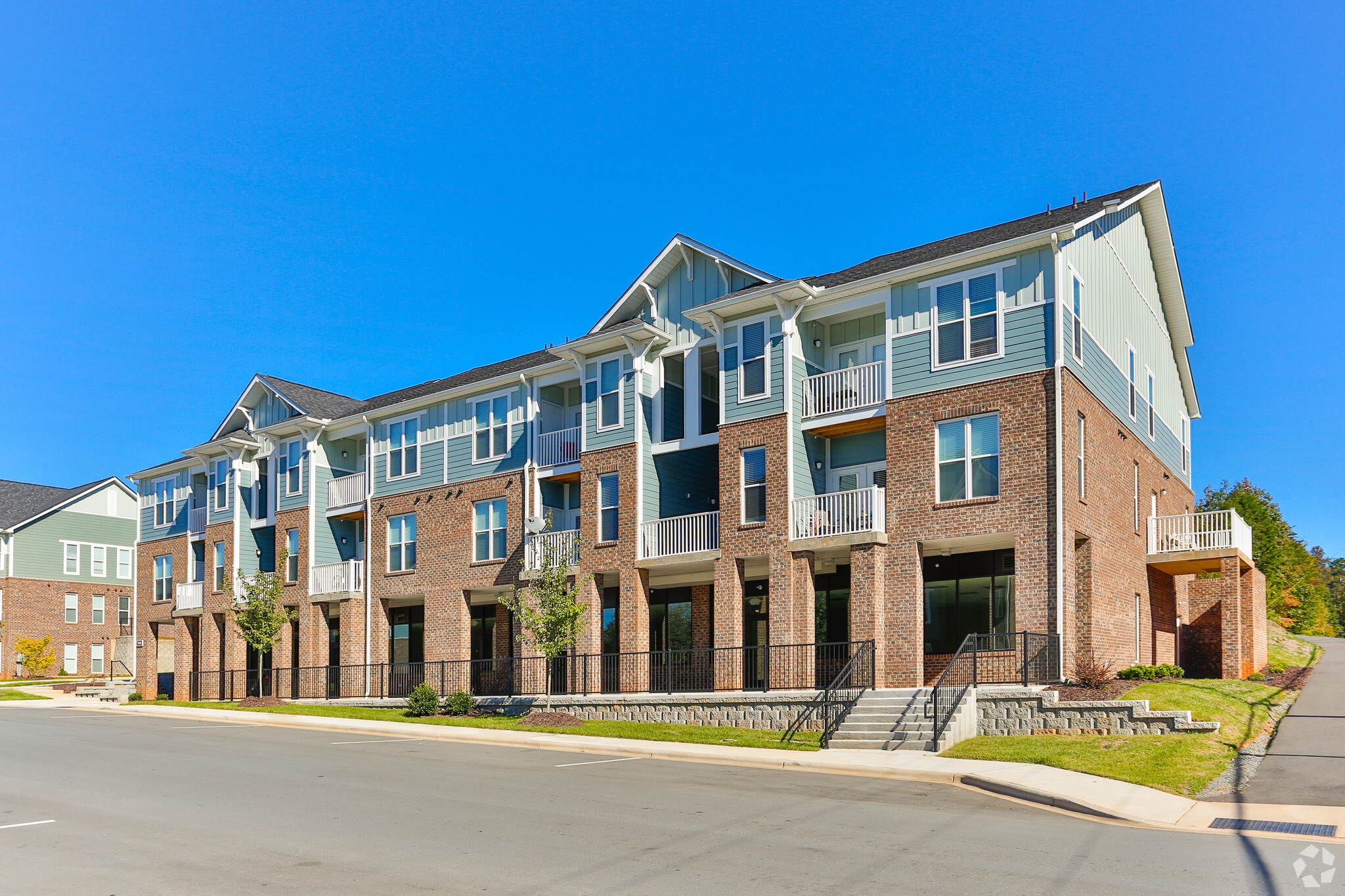 1005 S Fork Village Dr, Belmont, NC for sale Building Photo- Image 1 of 1