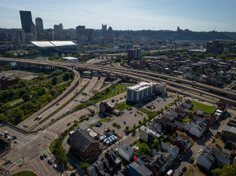 820 E Ohio St, Pittsburgh, PA for sale - Building Photo - Image 2 of 12