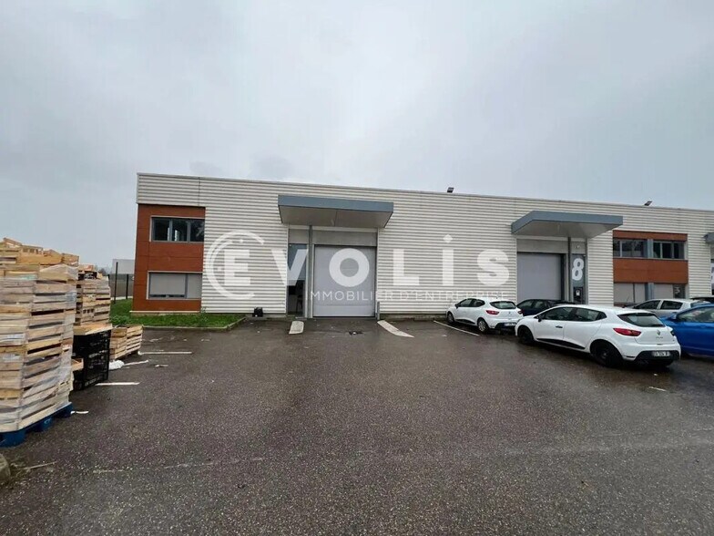 Office in Saint-Priest for lease - Building Photo - Image 2 of 27