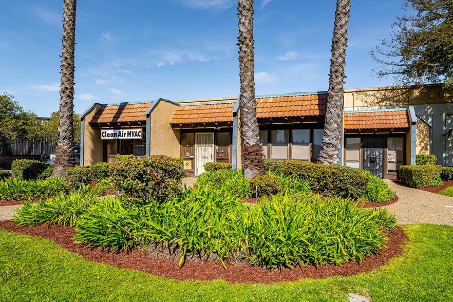 428 N Buchanan Cir, Pacheco, CA for lease - Primary Photo - Image 2 of 15