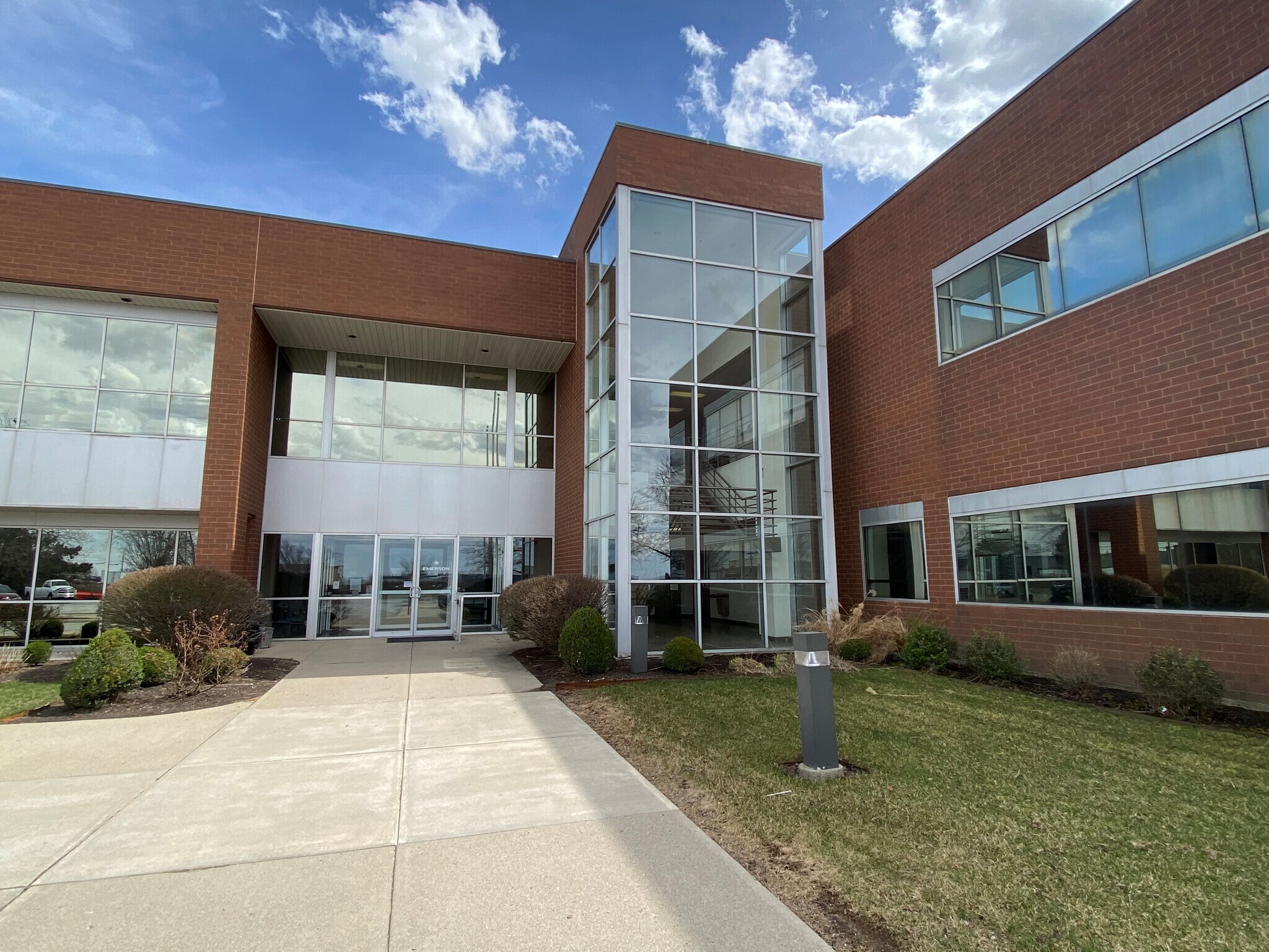 2633 Campbell Rd, Sidney, OH for sale Primary Photo- Image 1 of 1