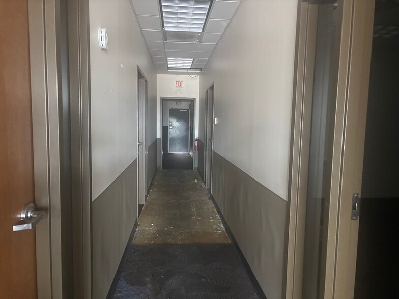 4901-4999 S Hulen St, Fort Worth, TX for lease - Building Photo - Image 3 of 7