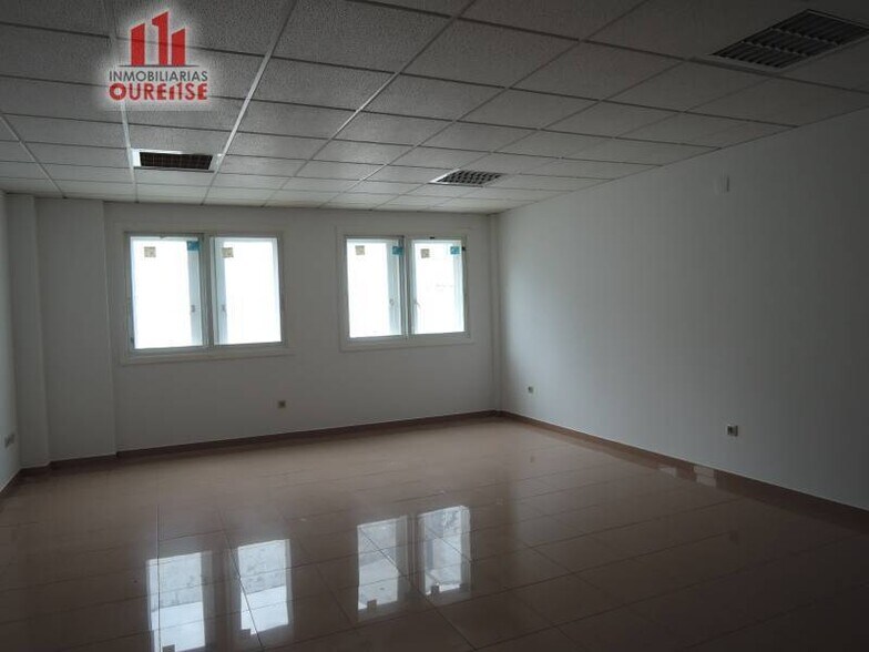 Office in Ourense, Orense for lease - Building Photo - Image 2 of 4