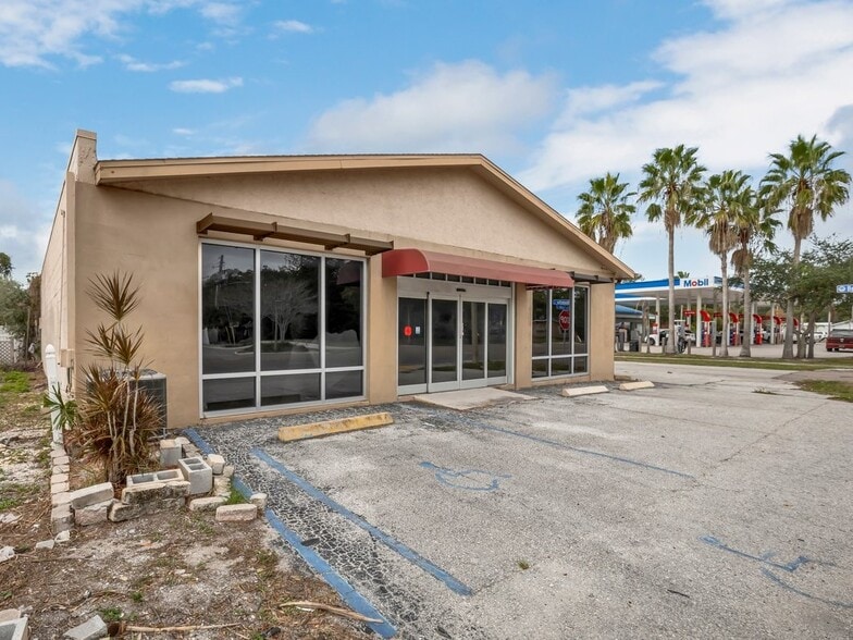 1471 Clearwater Largo Rd N, Largo, FL for sale - Primary Photo - Image 1 of 10